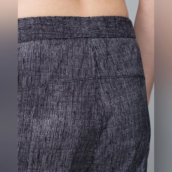 Lululemon Rollin' With My Omies Burlap Texture Dune Black yoga jogger pants 4 - Picture 8 of 15
